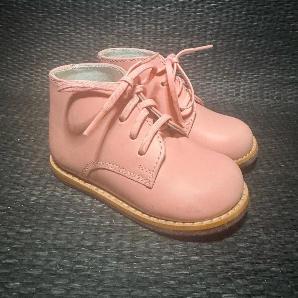 Josmo Plain Walking Shoes